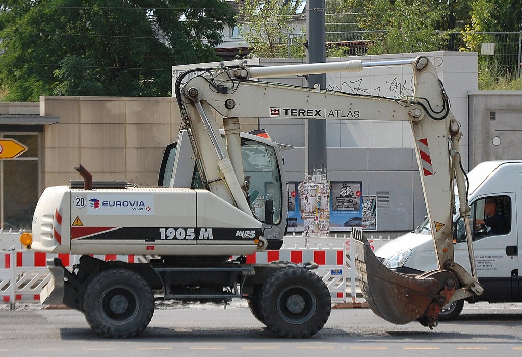 TEREX ATLAS 1905 M AWE5 der Baufirma EUROVIA am 27.07.10 Berliner Str. Berlin-Pankow.