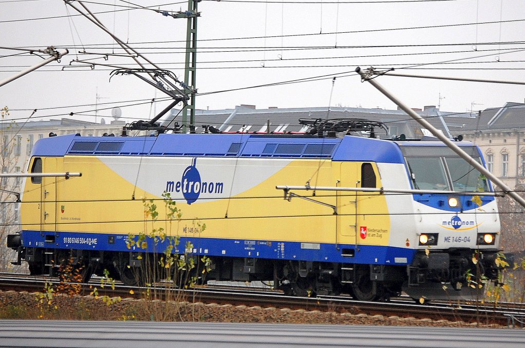Zu Gast in Berlin, die metronom ME 146-04  Buchholz  (91 80 6146 504-6 D-ME, Bj.2003) f�hrt auf dem Berliner Innenring Richtung Berlin Jungfernheide, 04.12.09 Berlin-Westhafen.