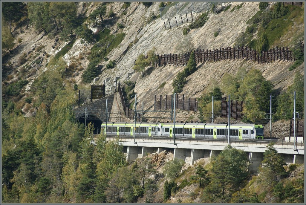 Zwei  L�tschberger  nach Spiez kurz nach der  Raner-Krumme  der BLS S�drampe.
13.10.2010