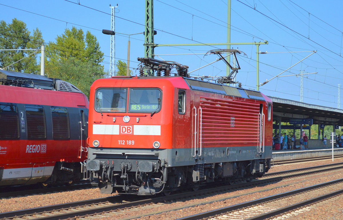 112 189 bei der Durchfahrt Bf. Flughafen Berlin-Schönefeld, 08.09.16
