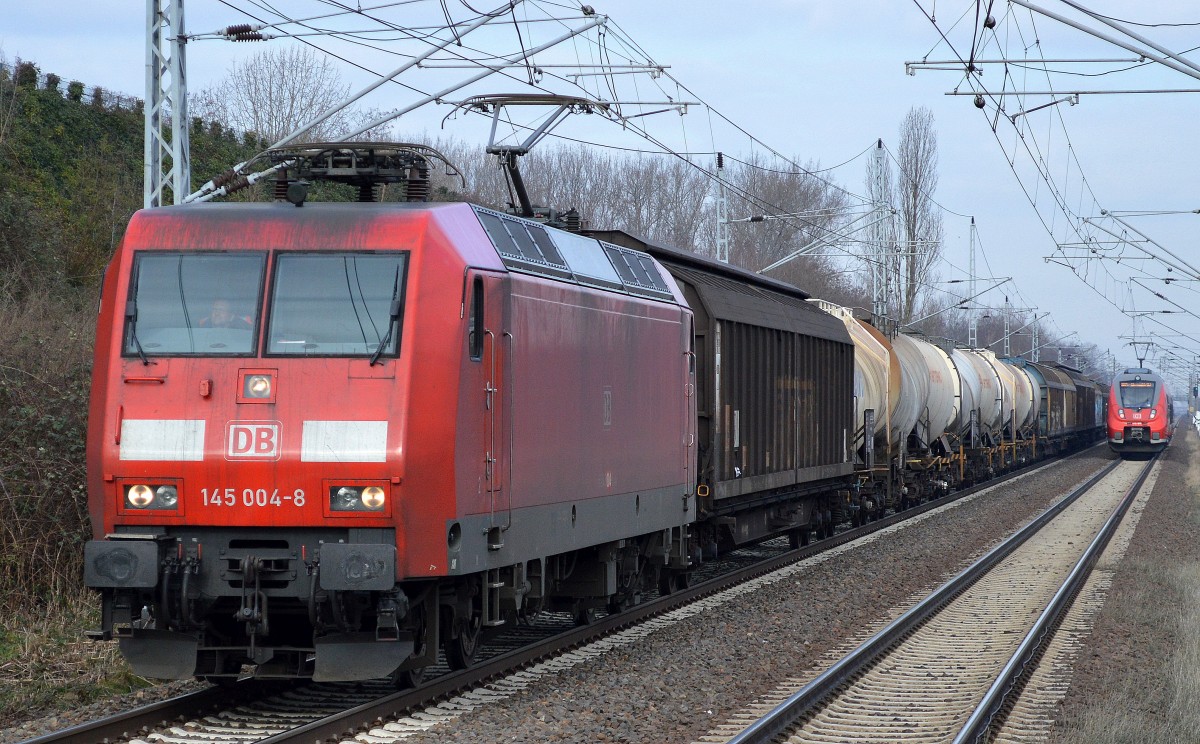 145 004-8 mit gemischtem Güterzug Richtung Industrieübergabegebiet Berlin-Norost am 25.02.15 Berlin-Hohenschönhausen.