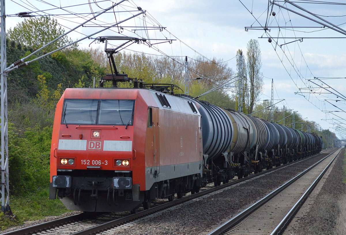 152 006-3 mit Kesselwagenzug (Benzin) am 19.04.17 Bf. Berlin-Hohenschönhausen