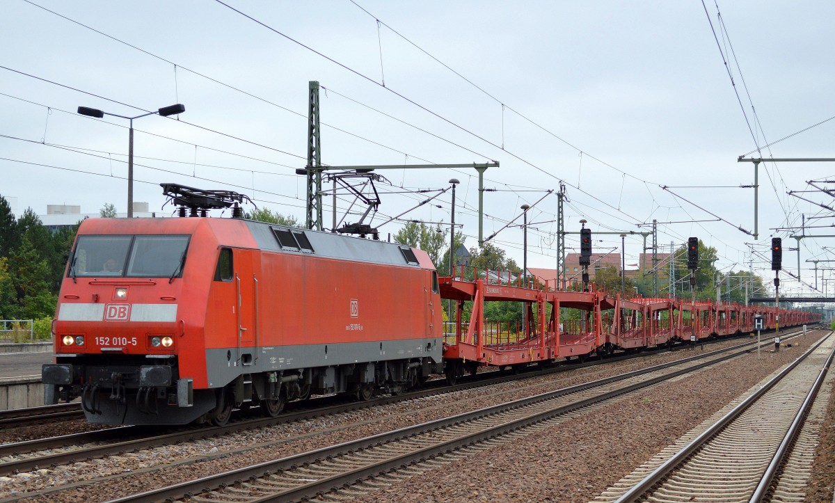 152 010-5 mit Leerzug PKW-Transportwageneinheiten der ATG/DB-SCHENKER Durchfahrt Bhf. Flughafen Berlin-Sch�nfeld, 01.09.14