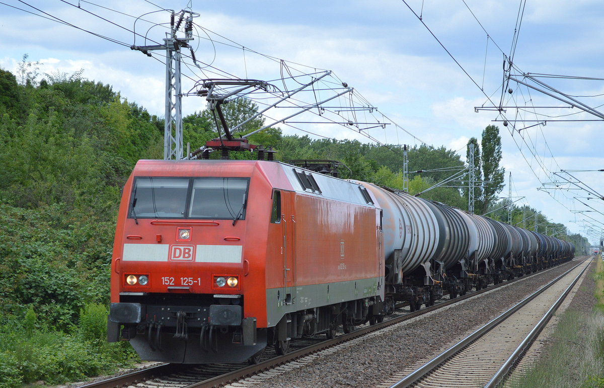 152 125-1 mit Kesselwagenzug am 07.07.16 Bf. Berlin-Hohenschönhausen.