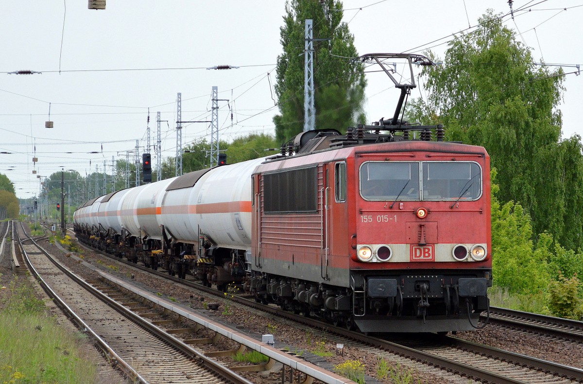 155 015-1 mit Kesselwagenzug, 18.05.15 Berlin-Karow. 155 015-1 mit Kesselwagenzug, 18.05.15 Berlin-Karow.