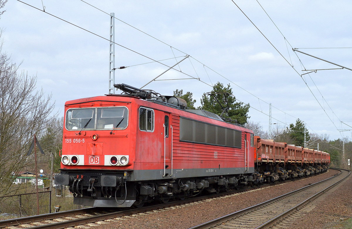 155 056-5 mit einem Schotterzug am 16.03.17 Berlin-Wuhlheide. 