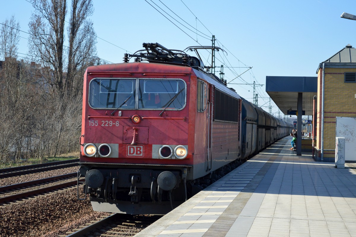 155 229-8 mit Ganzzug polnischer Schüttgutwagen Durchfahrt Bhf. Berlin-Jungfernheide Richtung Nordosten, 13.03.14