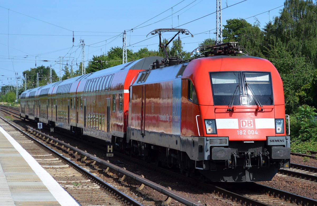 182 004 mit dem RE1 nach Magdeburg Hbf. am 17.06.15 Berlin-Hirschgarten.