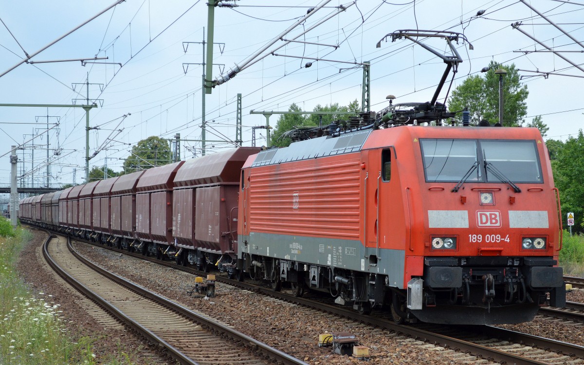 189 009-4 mit einem Ganzzug tschechischer Schüttgutwagen am 18.07.15 Bhf. Flughafen Berlin-Schönefeld.