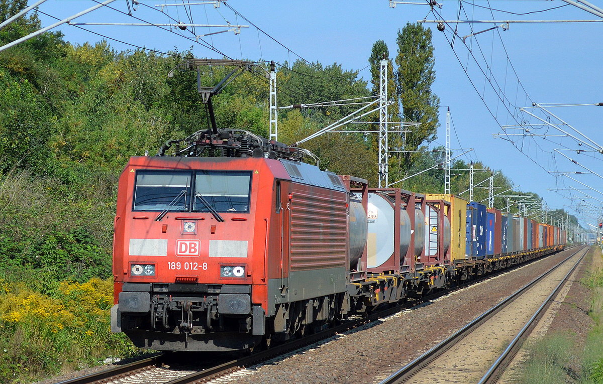 189 012-8 mit Containerzug am 05.09.17 Bf. Berlin-Hohenschönhausen.