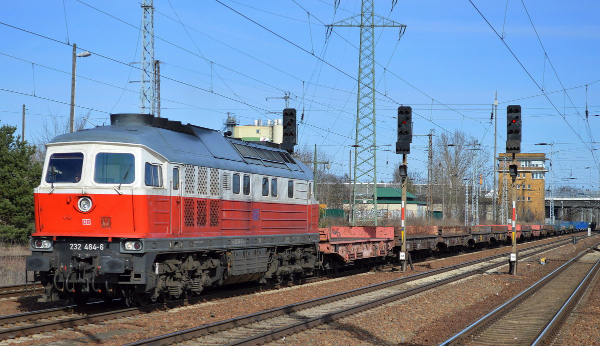 232 484-6 mit Güterzug für Stahlprodukte am 03.03.17 Bf. Flughafen Berlin-Schönefeld.