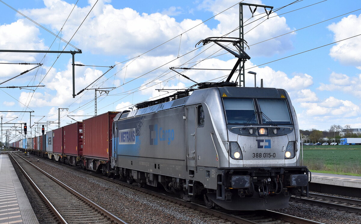 ČD Cargo a.s., Praha [CZ]mit ihrer  388 015-0  [NVR-Nummer: 91 54 7388 015-0 CZ-CDC] und einem Containerzug am 21.04.26 Höhe Bahnhof Rodleben.