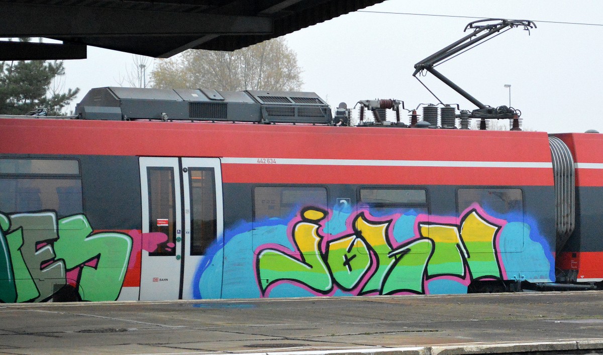 Am 13.11.14 an einem TALENT 2 Triebzug gesichtet, Bhf. Flughafen Berlin-Schönefeld.