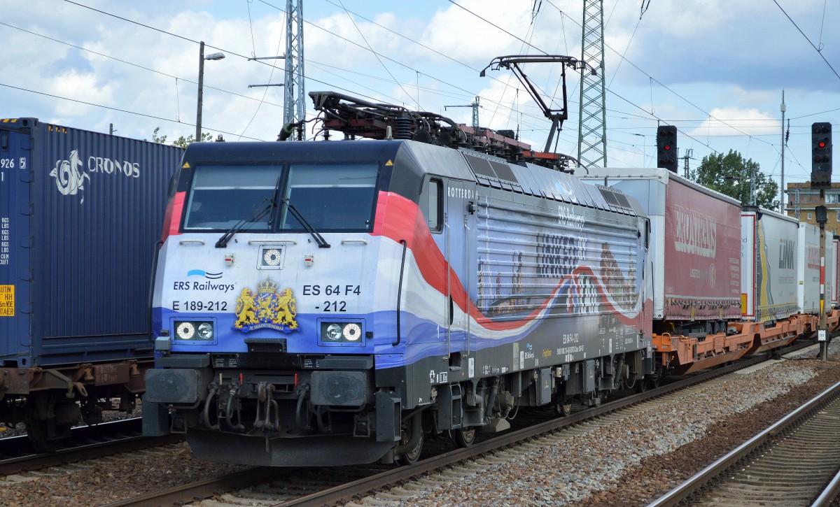 Auf dem Rückweg aus Polen nach Rotterdam der Poznan-Shuttle mit der eigens dafür umgestalteten MRCE Dispo E 189-212/ES 64 F4-212 von ERSR am 12.08.14 Bhf. Flughafen Berlin-Schönefeld.