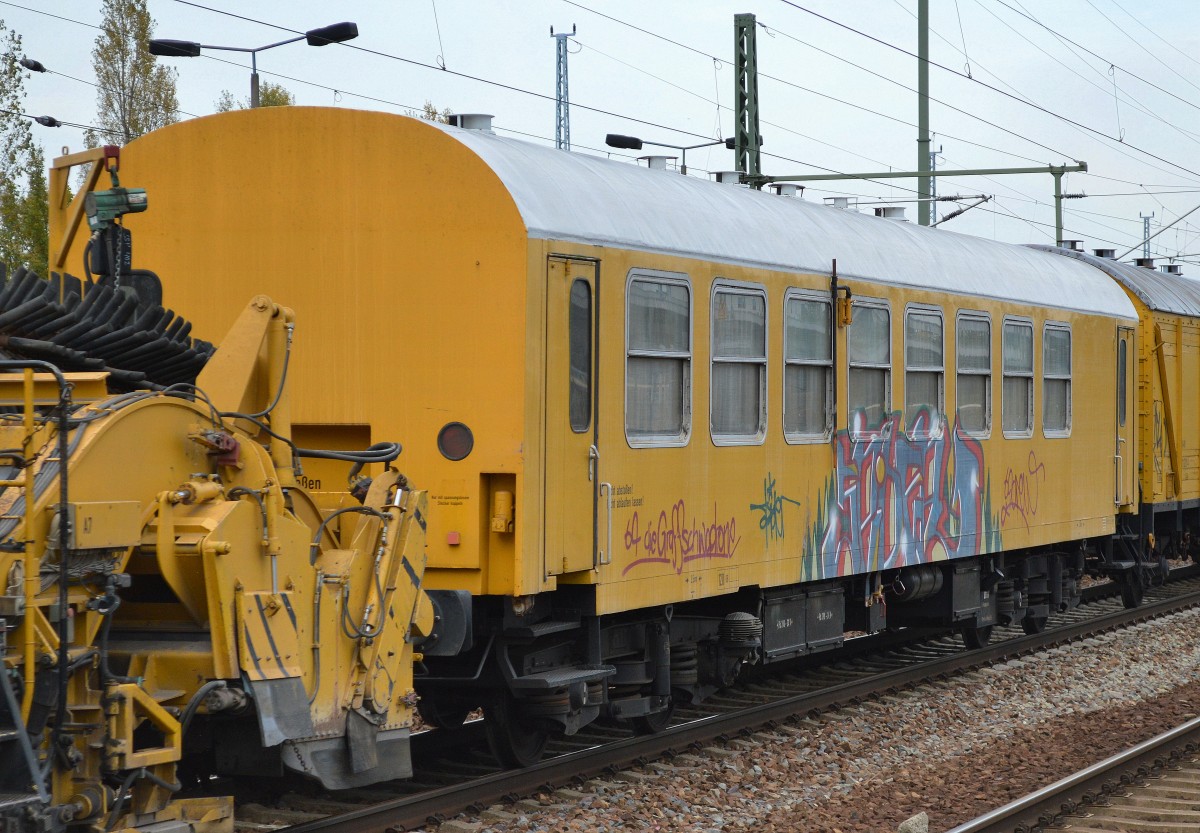 Aufenthaltswagen der DB Bahnbau Gruppe am 09.10.14 Bhf. Flughafen Berlin-Schönefeld.