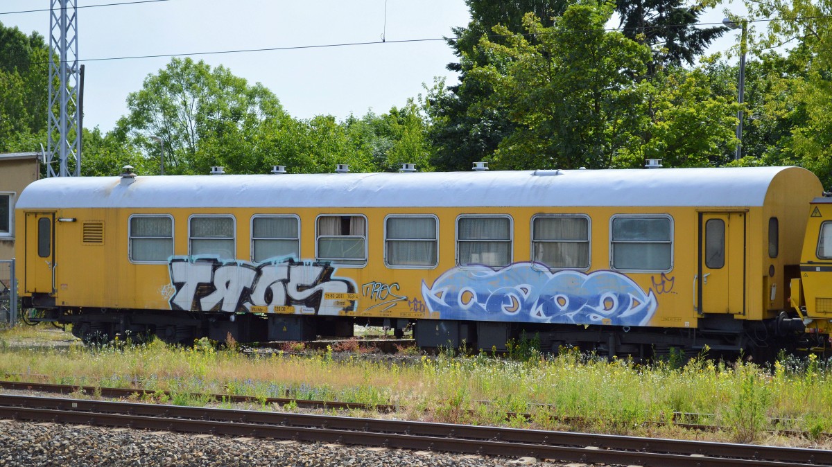 Bahndienstwagen der DB Bahnbau Gruppe mit der Nr. 75 80 2811 163-4 Dienst Whz Kde-f am 18.06.14 Berlin-Blankenburg.
