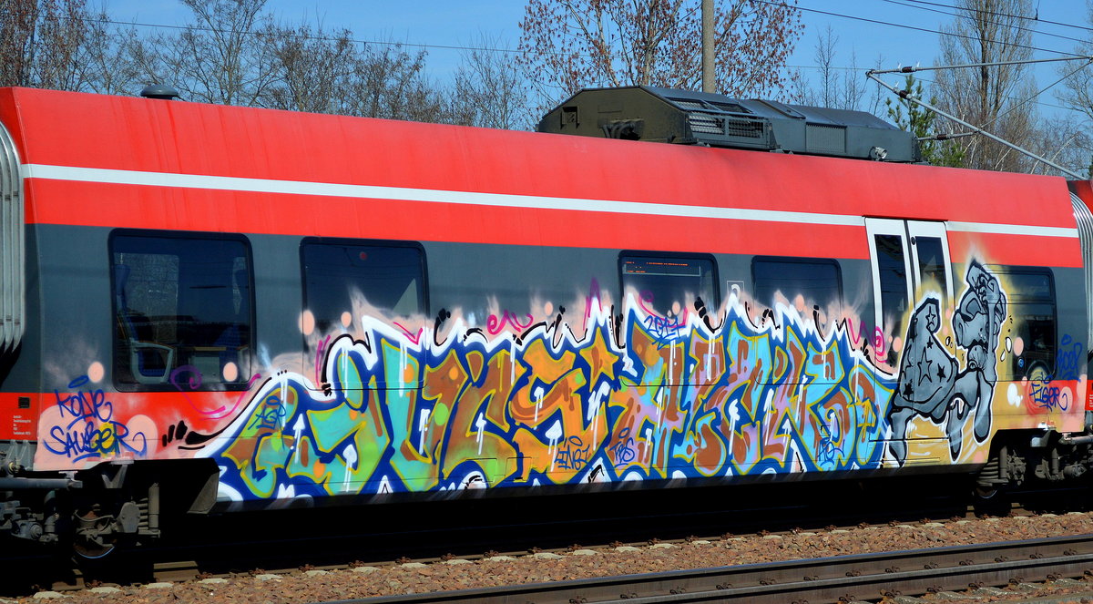 Beeindruckendes Graffity gesichtet am 28.03.17 Bf. Flughafen Berlin-Schönefeld.