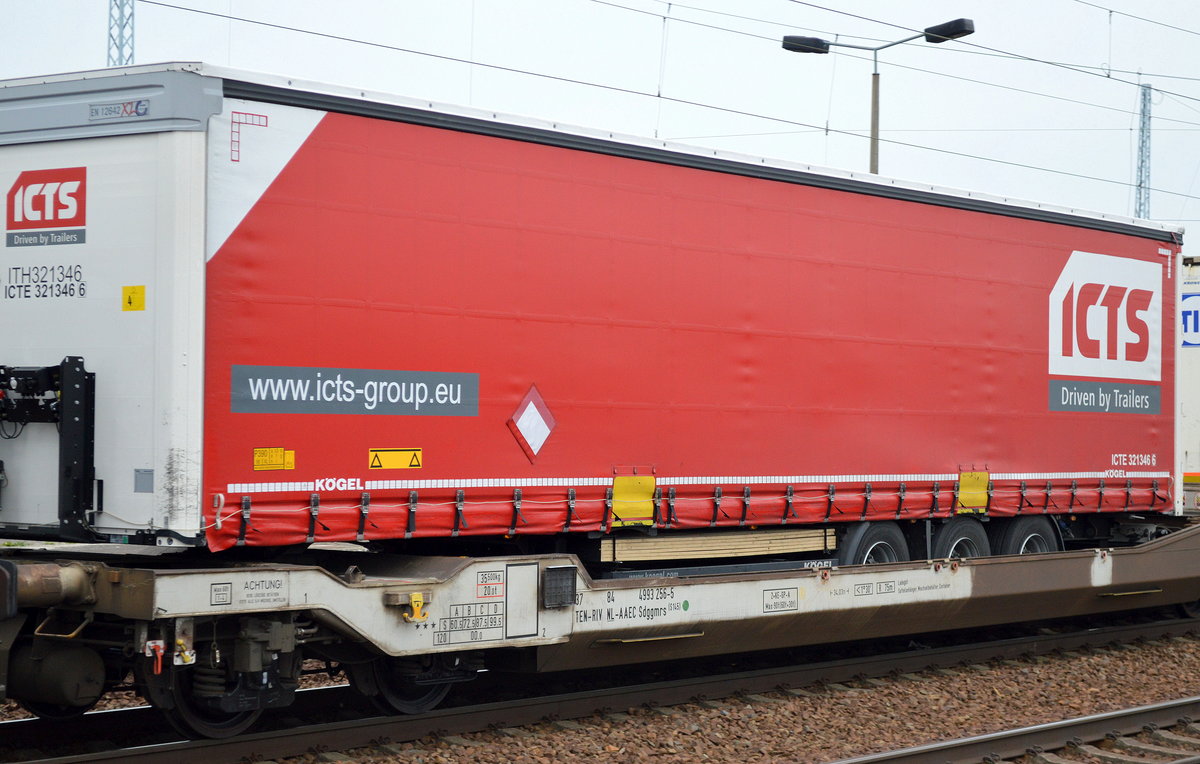 Belgischer Miet-Trailer (LKW-Auflieger) der icts-group am 12.04.16 Bf. Flughafen Berlin-Sch�nefeld.