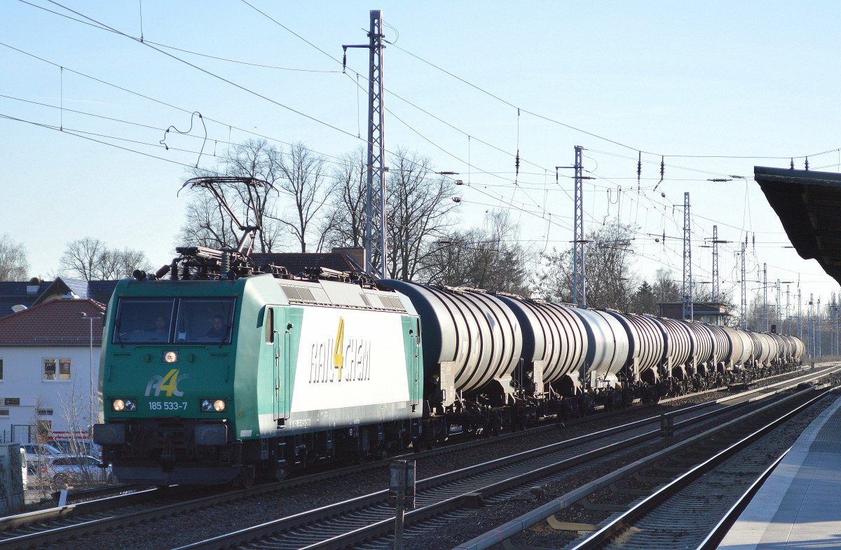 Captrain Lok 185 533-7 mit Kesselwagenzug Richtung Schwedt am 12.03.14 Berlin-Karow.