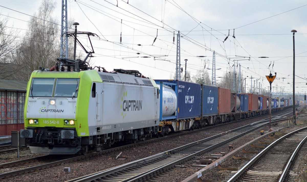 Captrain/ITL 185 542-8 mit Containerzug am 26.01.16 Berlin-Hirschgarten. 