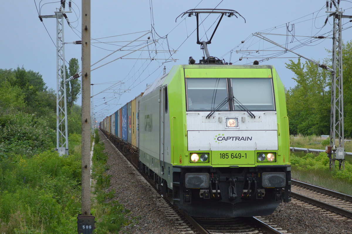 Captrain/ITL 185 649-1 mit Containerzug am 22.06.17 Bf. Berlin-Hohenschönhausen.