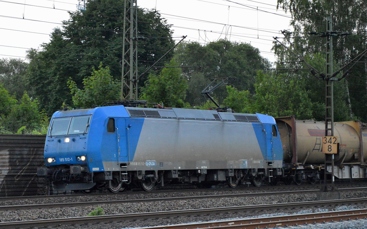 CFL Cargo Deutschland GmbH mit der 185 512-1 und Containerzug bei der Vorbeifahrt Bf. Hamburg-Harburg, 20.06.17