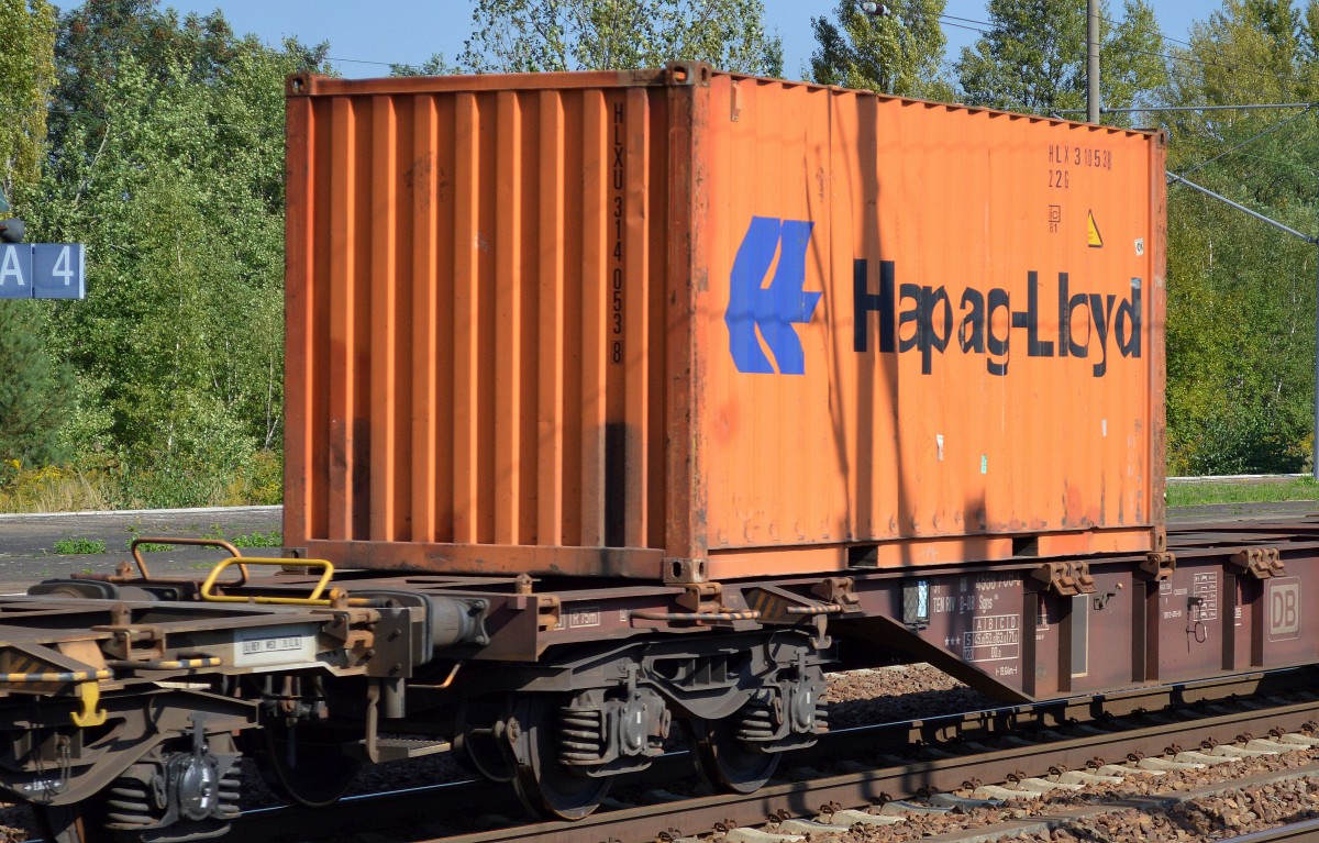 Container von Hapag-Lloyd am 18.09.14 Bhf. Flughafen Berlin-Schönefeld.