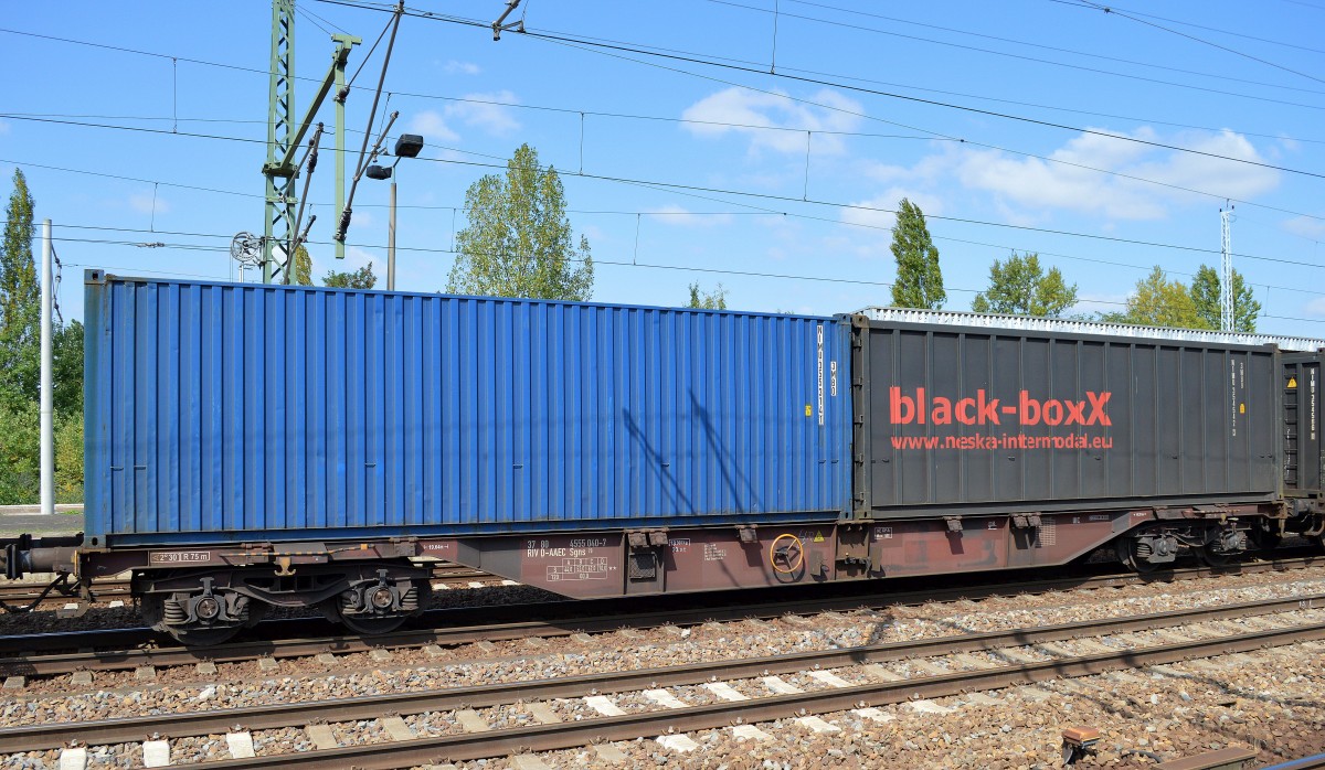 Containertragwagen mit der Nr. 37 RIV 80 D-AAEC 4555 040-7 Sgns 78 am 03.09.14 Bhf. Flughafen Berlin-Sch�nefeld.