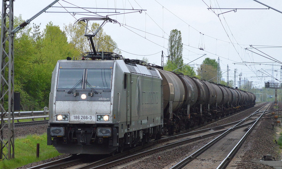 CTL mit 186 266-3 mit Kesselwagenzug (leer) Richtung Stendell am 03.05.17 Bf. Berlin-Hohenschönhausen.