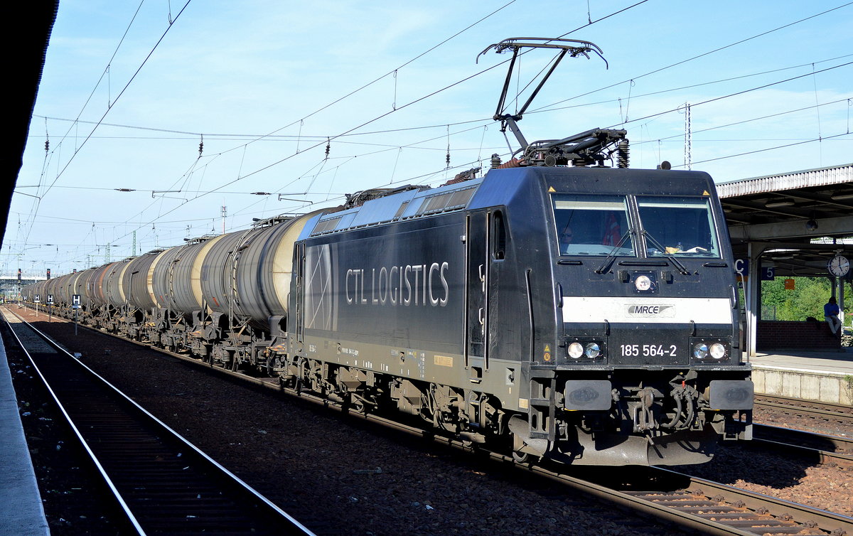 CTL mit der MRCE 185 564-2 und Kesselwagenzug am 27.06.17 Bf. Flughafen Berlin-Schönefeld.
