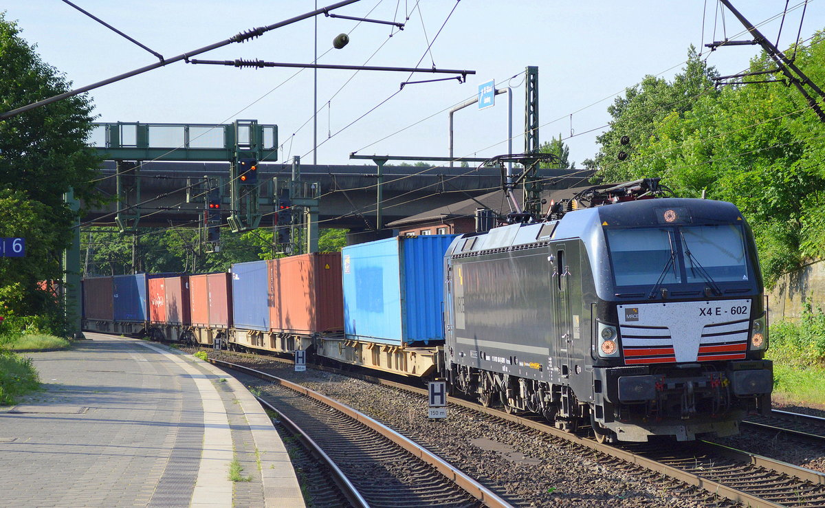 DB Cargo mit der MRCE Vectron X4 E - 602/ 193 602-0 und Containerzug am 20.06.17 Bf. Hamburg-Harburg Richtung Hafen.