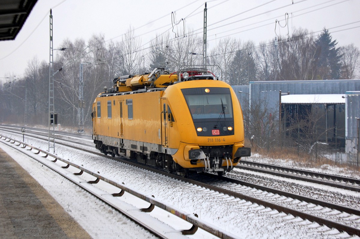 DB Netz HIOB 711 116-4 Richtung Karower Kreuz Berlin am 28.01.14 Mühlenbeck/Mönchmühle b. Berlin.