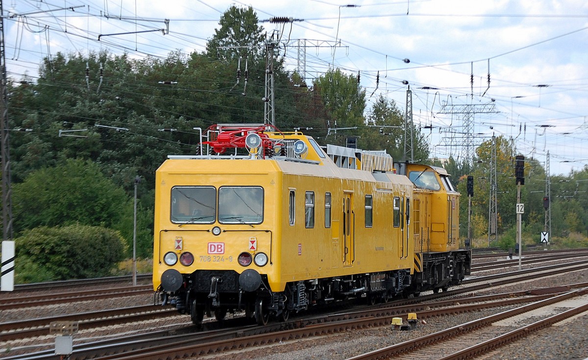 DB Netz ORT 708 324-9 gezogen von 203 301-7 am 01.10.13 Berlin-Springpfuhl.