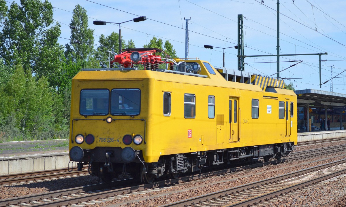 DB ORT 708 326-4 am 29.06.15 Bhf. Flughafen Berlin-Schönefeld.