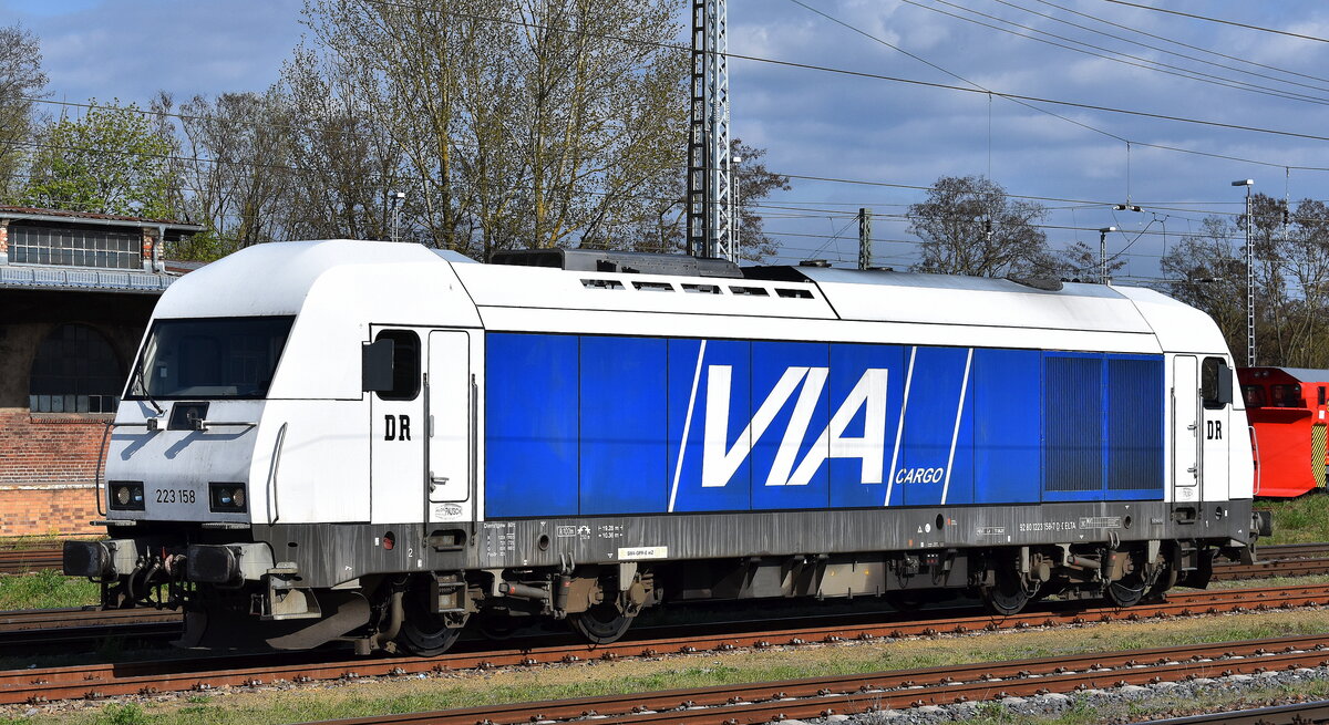 DeltaRail GmbH, Frankfurt (Oder) mit ihrer  223 158  (NVR:  92 80 1223 158-7 D-DELTA ) am 23.04.26 Höhe Bahnhof Frankfurt/Oder.