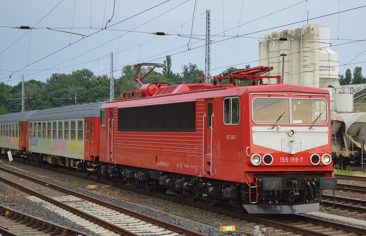 Der ”Berlin Night Express” Berlin – Malmö der Fa. Snälltåget aus Schweden mit der von GVG angemieteten WFL 155 159-7 fährt zur Bereitstellung Richtung Berlin Hbf. (tief)wo der Zug lt. Sommerfahrplan jeden Mittwoch, Freitag und Sonntag bis 13.08.17 um 19:07 als D 300 abfährt, hier am 28.06.17 Berlin Greifswalder Str. wo man ihn an den genannten Tagen gut ab ca. 18:15 ablichten kann. 