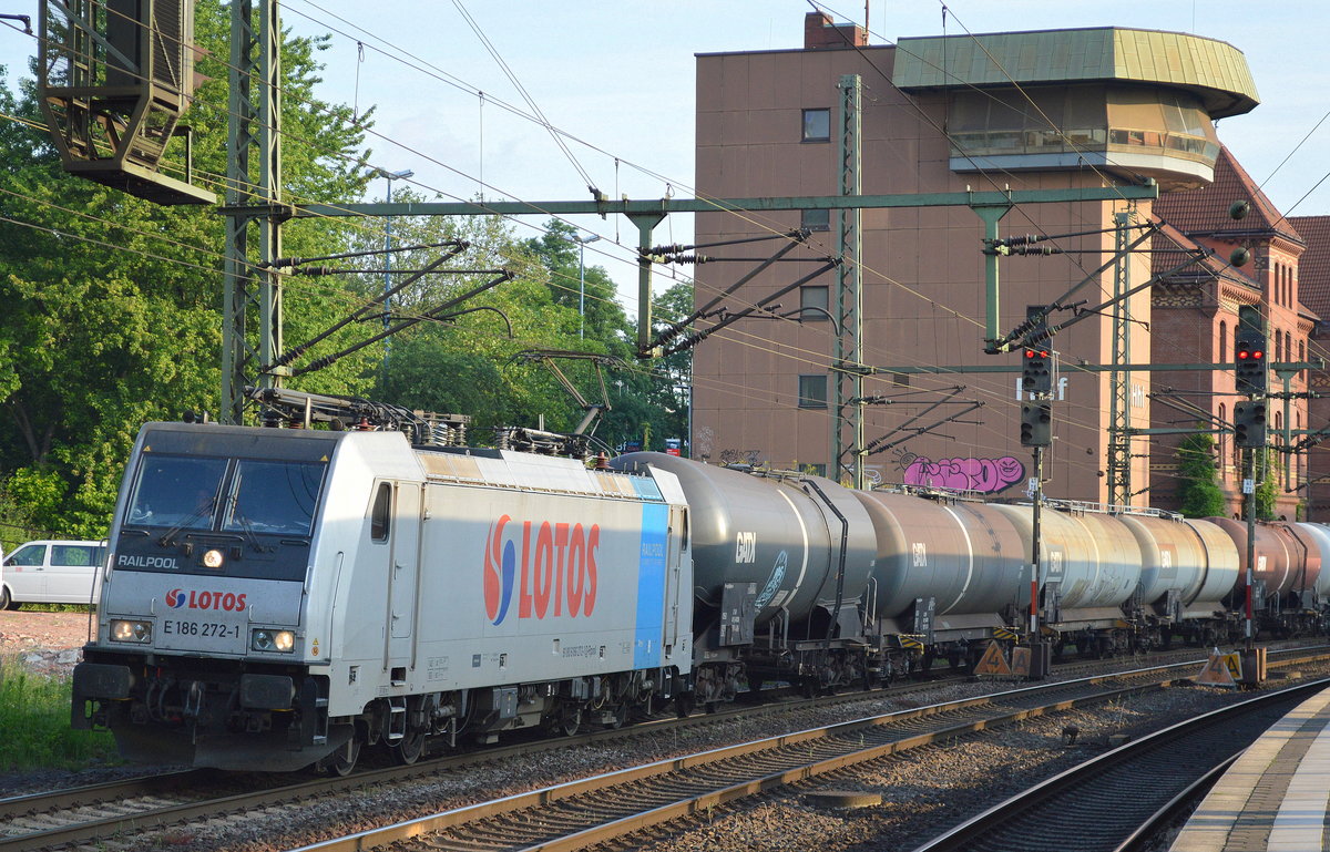 Die polnische LOTOS mit der Railpool-Lok E 186 272-1 und Kesselwagenzug am 20.06.17 Bf. Hamburg-Harburg.