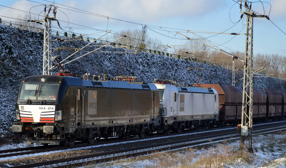 Diesmal die MRCE-Vectron Doppeltraktion X4 E- 614 (NVR-Number: 91 80 6193 614-5 D-DISPO, Siemens Bj.2015) + X4 E - 609  [NVR-Number: 91 80 6193 609-5 D-DISPO, Siemens Bj.2015]  für DB Schenker Rail mit Erzzug am 18.01.16 Berlin-Hohenschönhausen.
