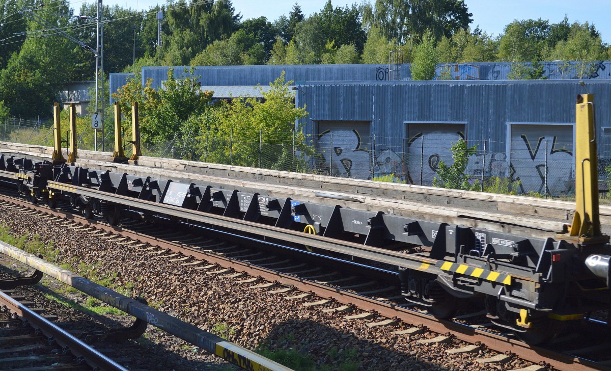 Ein Wagen für Oberbaustoffe (auch Langschienen) der Fa. SPITZKE SE mit der Nr. 37 RIV 80 D-SPAG 4727 011-1 Slps in einem Ganzzug am 05.08.15 Mühlenbeck/Mönchmühle bei Berlin. 