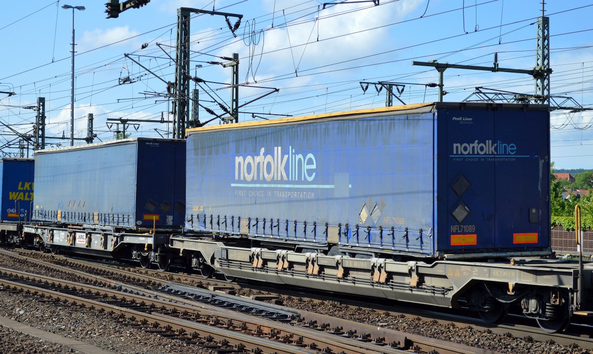 Eine große Transportgesellschaft mit eigenen Fähren und LKW u.a aus Großbritannien, die Norfolkline mit LKW-Auflieger am 23.05.14 Bhf. Fulda.
