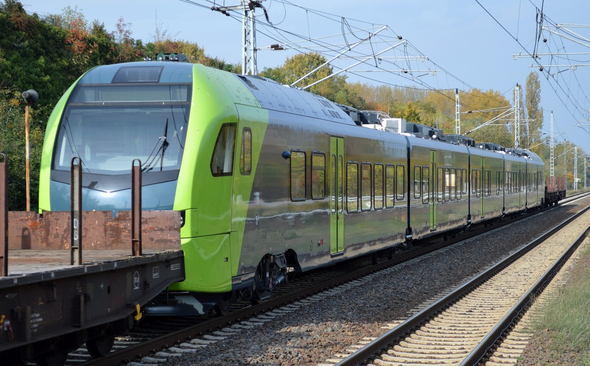 Eine �berf�hrung eines fabrikneuen f�nteiligen FLIRT (94 80 1429 002-7 D-NBE) f�r die Nordbahn BenEX GmbH in Schleswig Holstein am 13.10.14 Berlin-Hohensch�nhausen.
