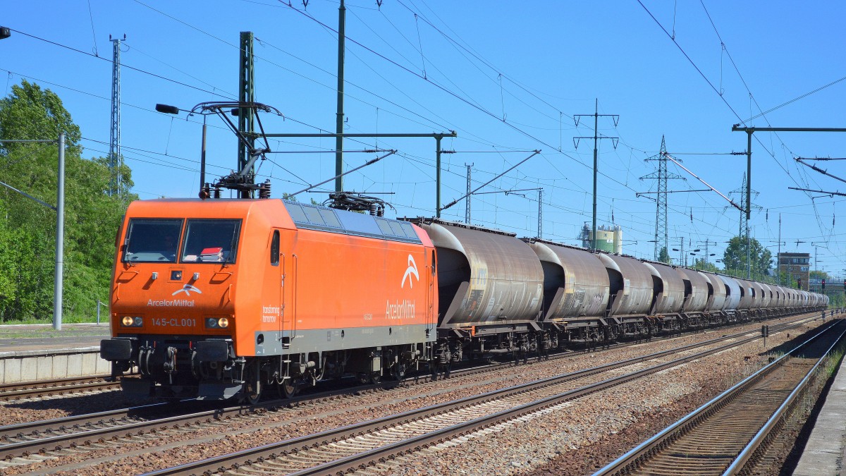 EKO-Trans 145-CL 001 (145 081-6) mit Ganzzug Staubgautwagen (Kohlestaub) am 05.06.15 Durchfahrt Bhf. Flughafen Berlin-Schönefeld.