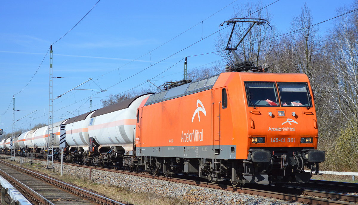 EKO-Trans 145-CL 001 (145 081-6) mit leicht eingedellter Front und einem Ganzzug Gasdruckkesselwagen (UN-Nr.: 23/1077 = Propen) am 24.03.17 Mühlenbeck bei Berlin.