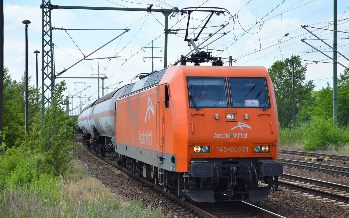 EKO Trans 145-CL 001 /145 081-6 mit Gasdruckkesselwagenzug (Propen/leer) Richtung Stendell am 28.06.17 Bf. Flughafen Berlin-Schönefeld.