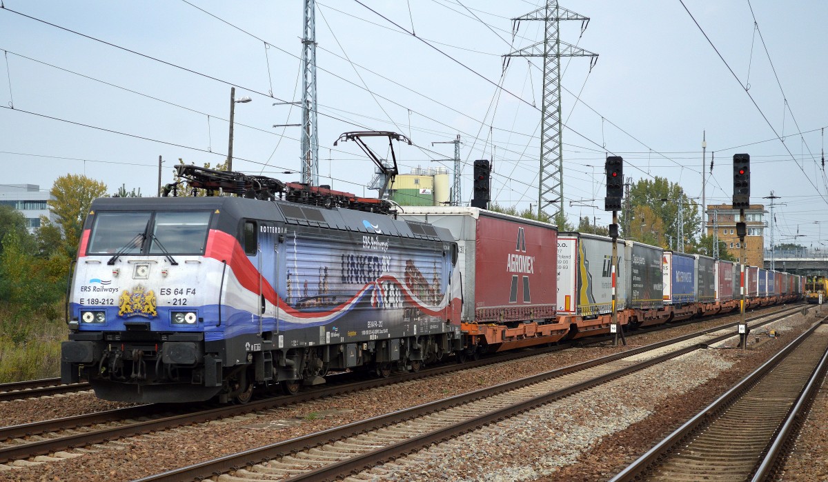 ERSR Poznan-Shuttle auf dem Rückweg nach Rotterdam mit MRCE Dispolok  189-212/ES 64 F4-212 mit KLV-Zug am 02.10.14 Bhf. Flughafen Berlin-Schönefeld.