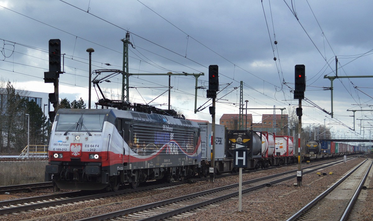 ERSR Poznan-Shuttle mit E 189-212 am 23.02.16 Bhf. Flughafen Berlin-Schönefeld. 
