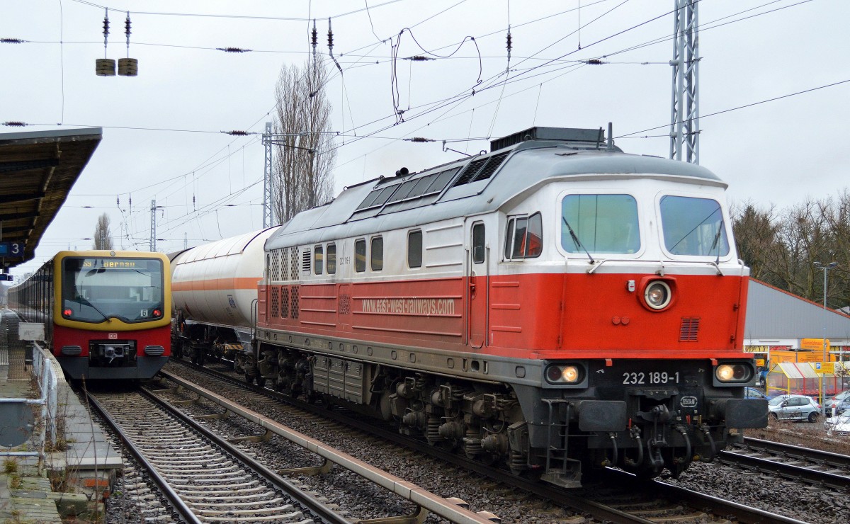EWR 232 189-1 mit einigen Kesselwagen am 09.02.15 Berlin-Karow.