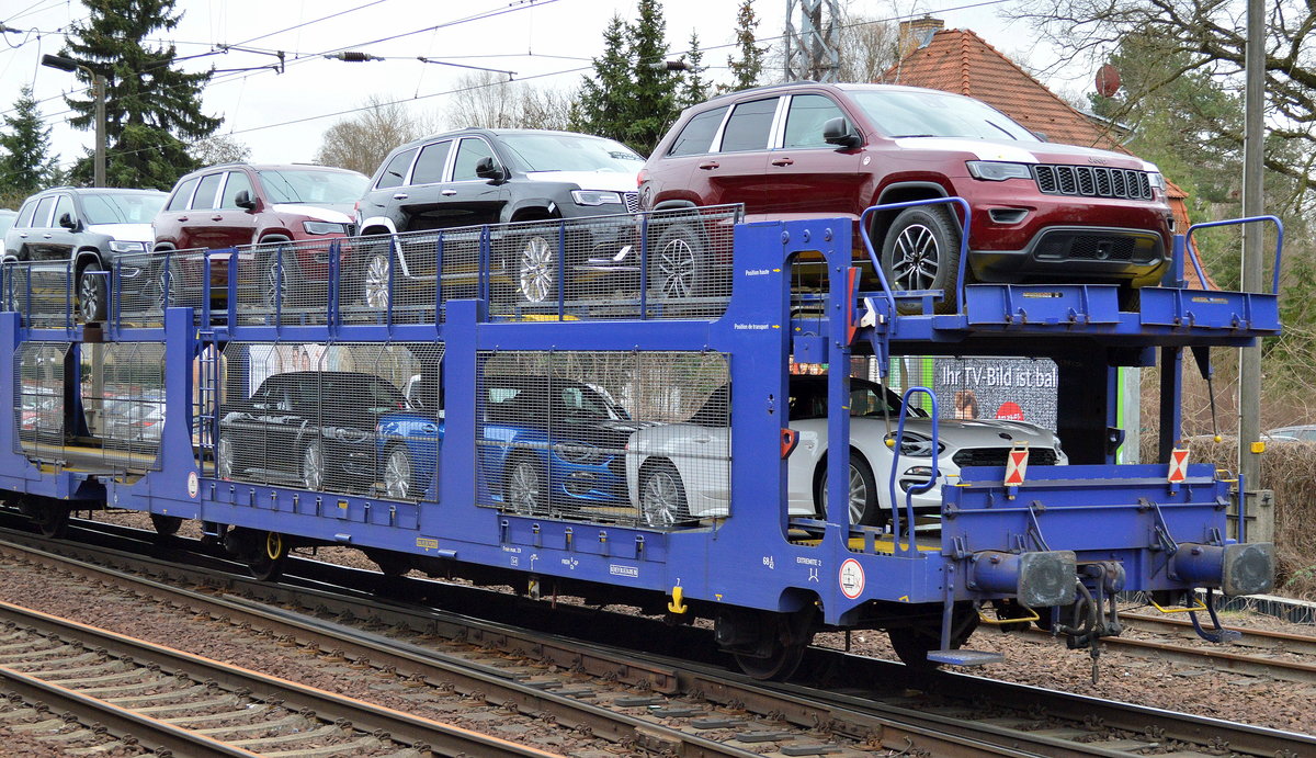 Fabrikneue Jeeps und Sportcoupes Richtung Polen am 16.03.17 Berlin-Hirschgarten.