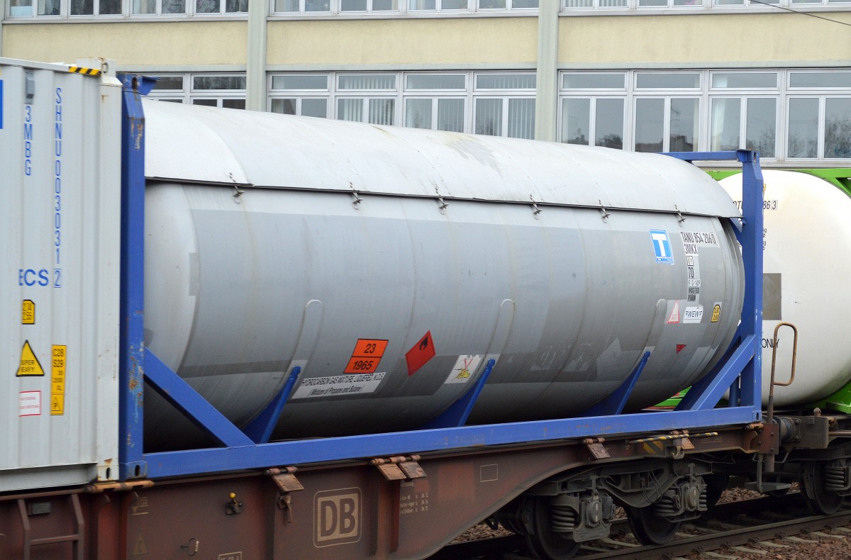 Gasdruck-Container für lt. UN-Nr. 23/1965 den Transport von Propangas am 28.03.15 Berlin-Wedding.