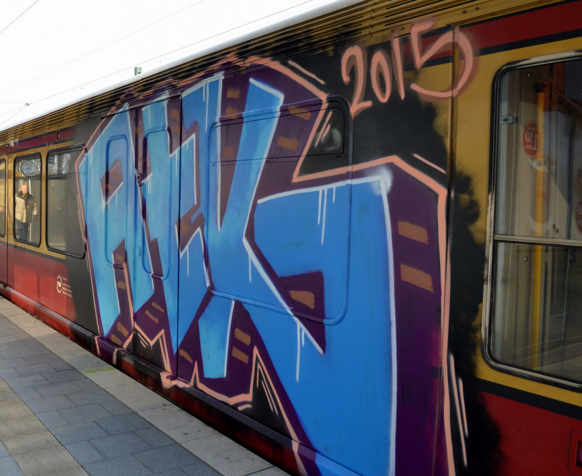 Graffiti am 16.03.15 S-Bhf. Berlin-Wedding gesichtet.